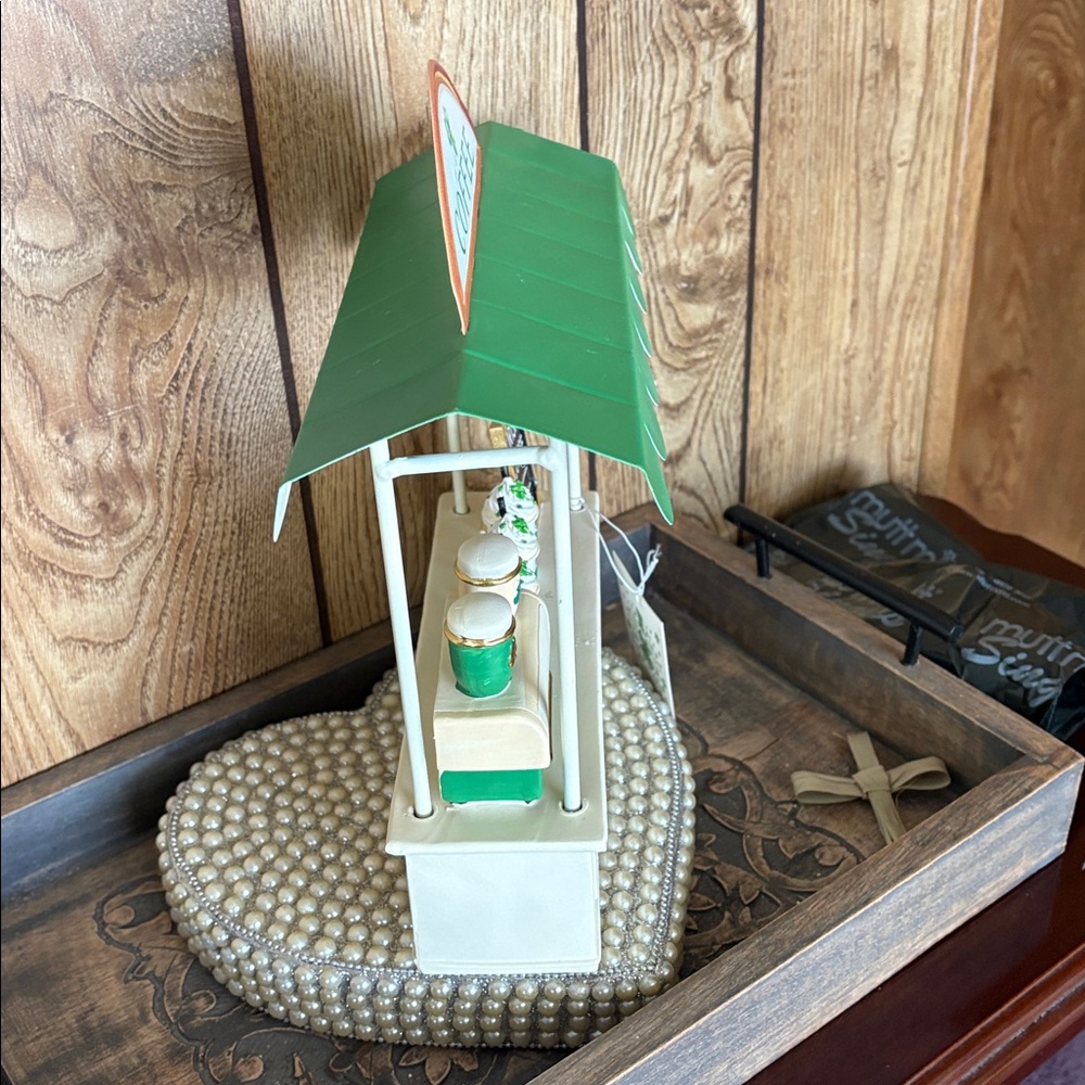Green and White Coffee Stand Decor - Picture 16 of 17